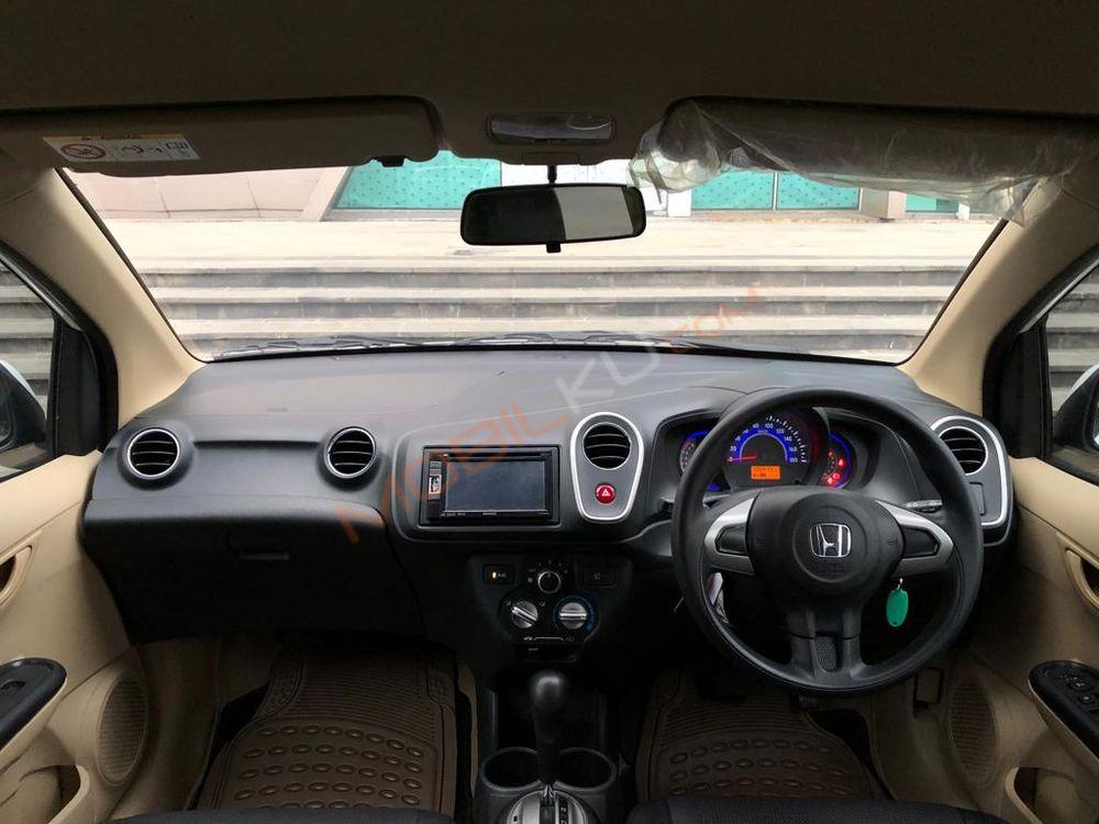 Mobil Honda Mobilio 2014