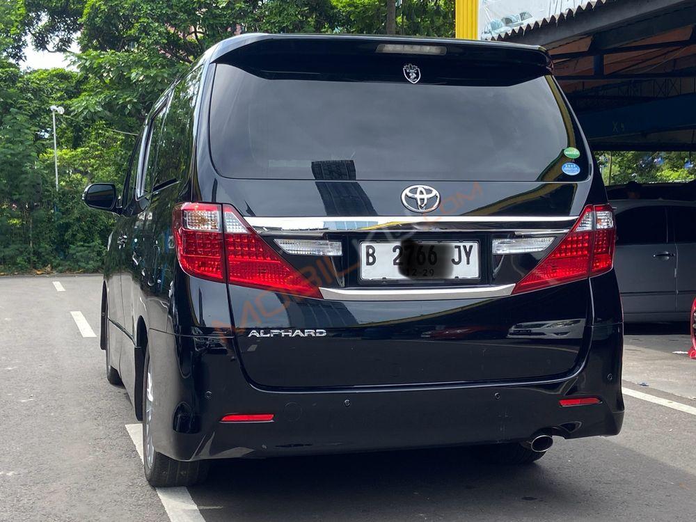 Mobil Toyota Alphard 2014