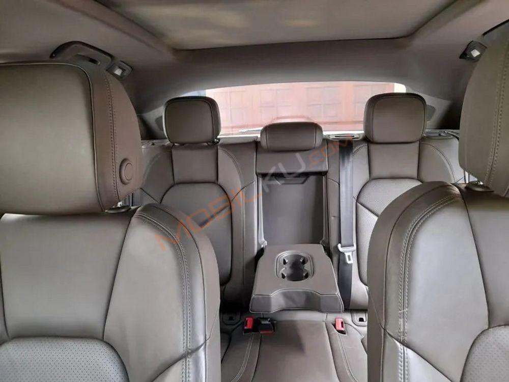 Mobil Porsche Macan 2015