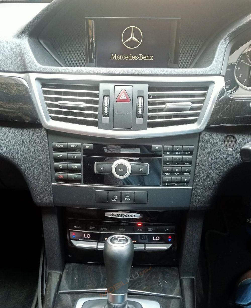 Mobil Mercedes-Benz E-Class 2011
