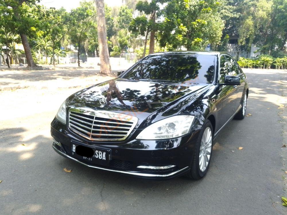 Mobil Mercedes-Benz S-Class 2011