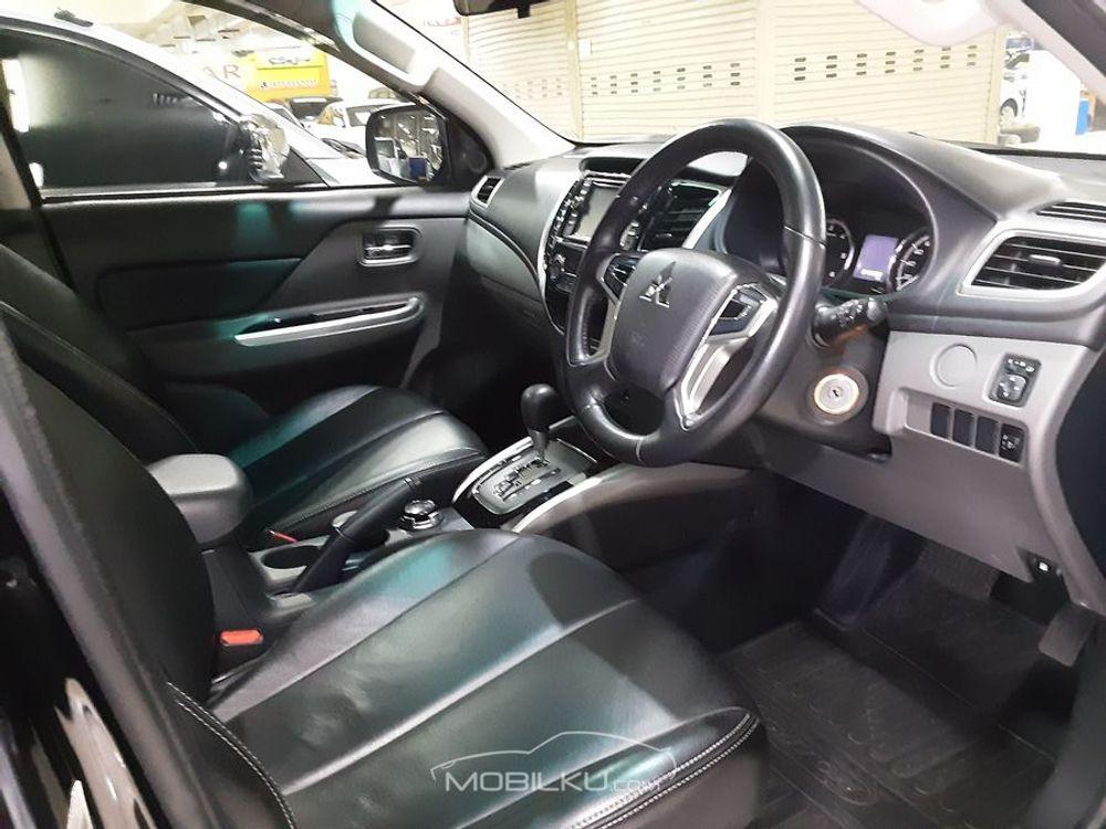 Mobil Mitsubishi Triton 2017