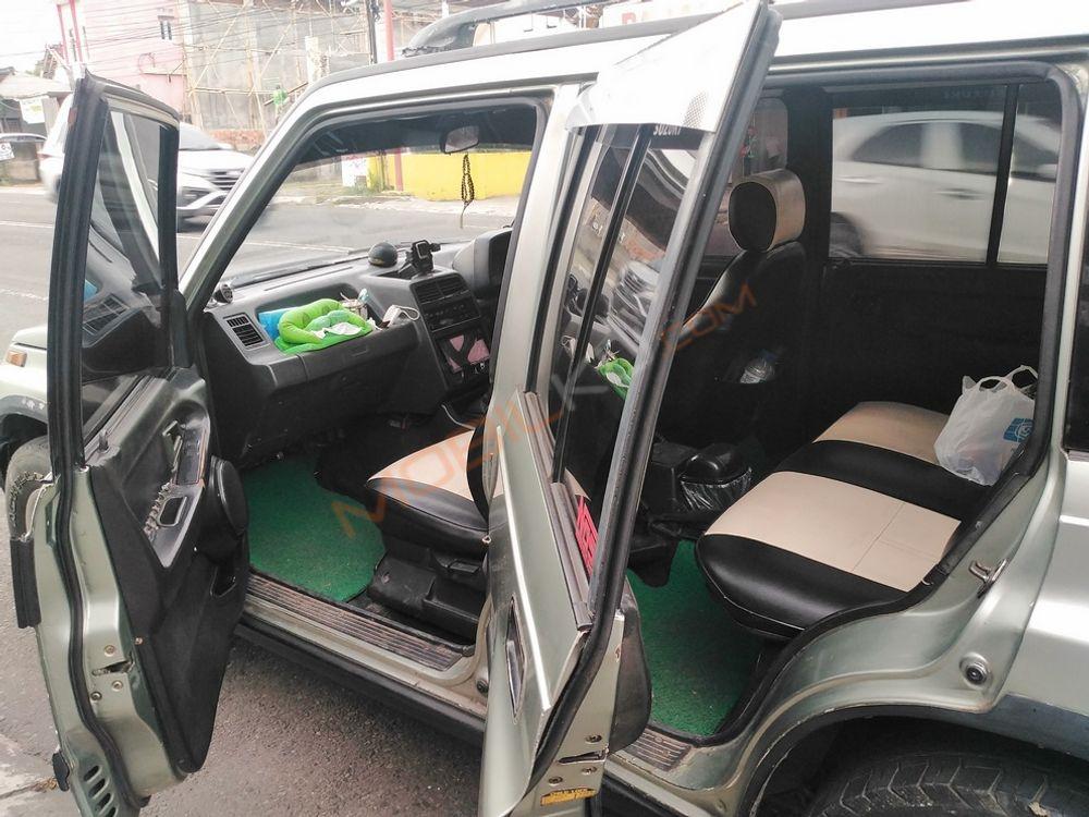 Mobil Suzuki Vitara 1995