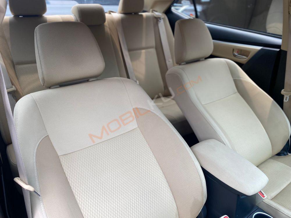 Mobil Toyota Corolla 2018