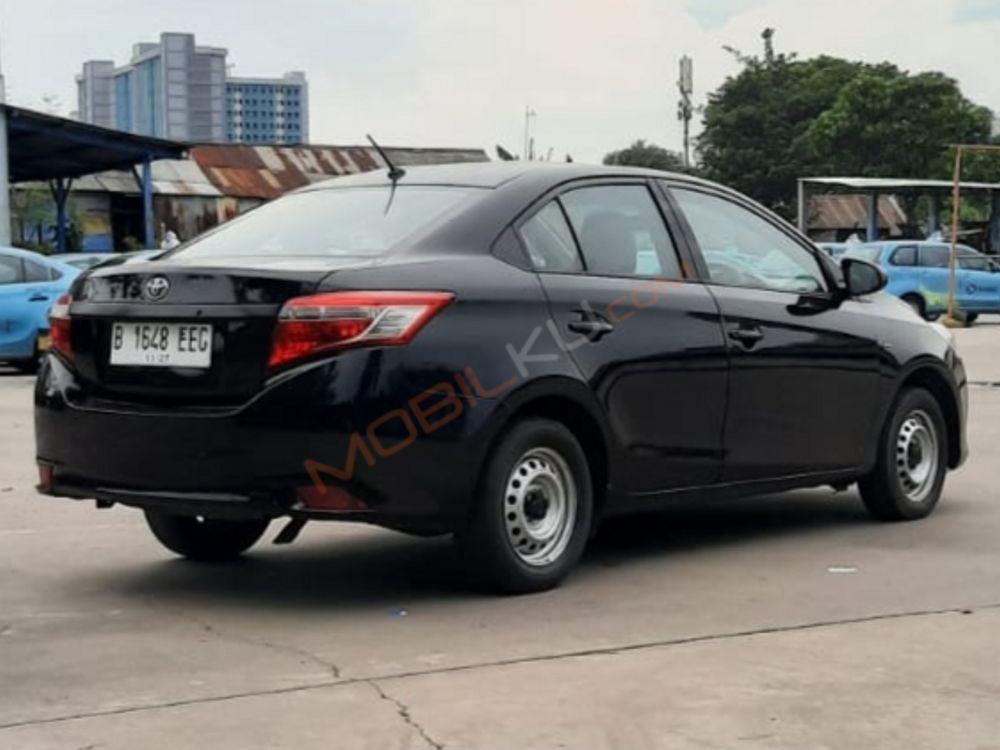 Mobil Toyota Limo 2014