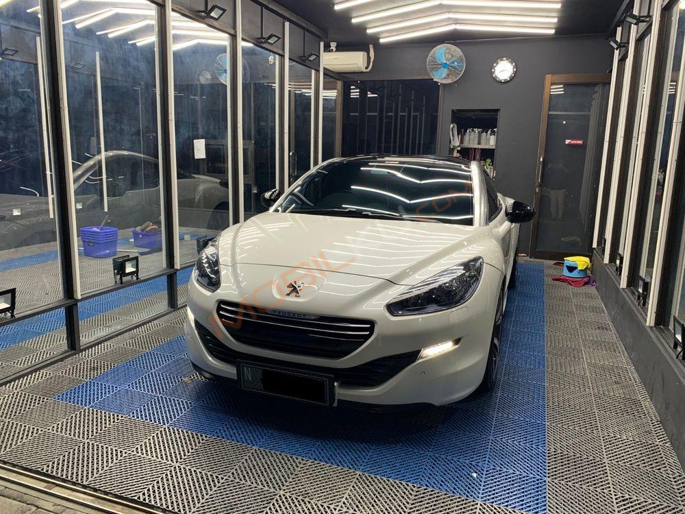 Mobil Peugeot RCZ 2013