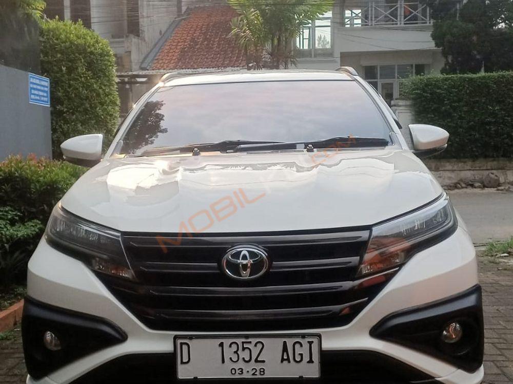 Mobil Toyota Rush 2018