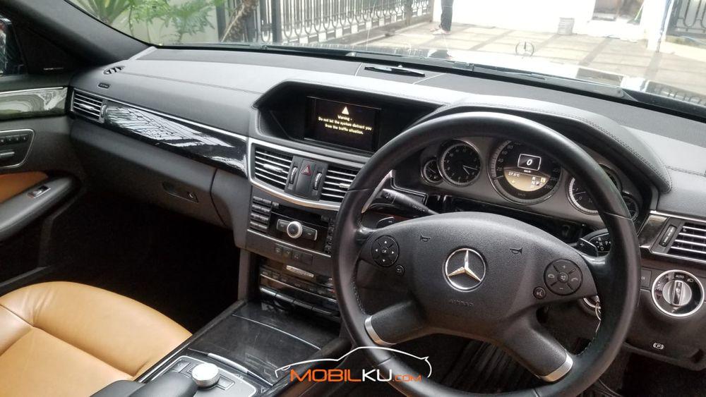 Mobil Mercedes-Benz E-Class 2012