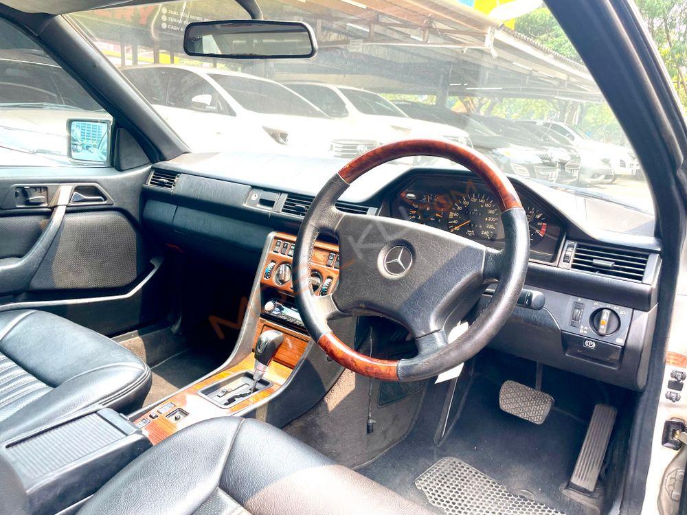 Mobil Mercedes-Benz C-Class 1995