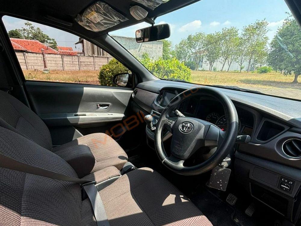 Mobil Toyota Calya 2022