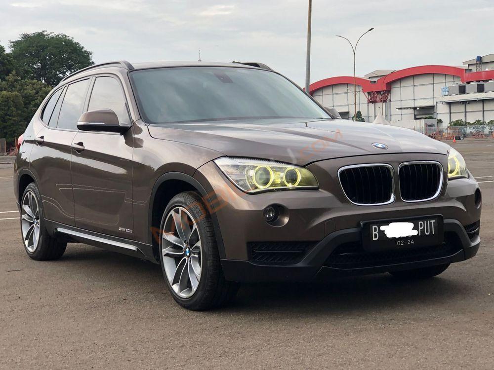 Mobil BMW X1 2013