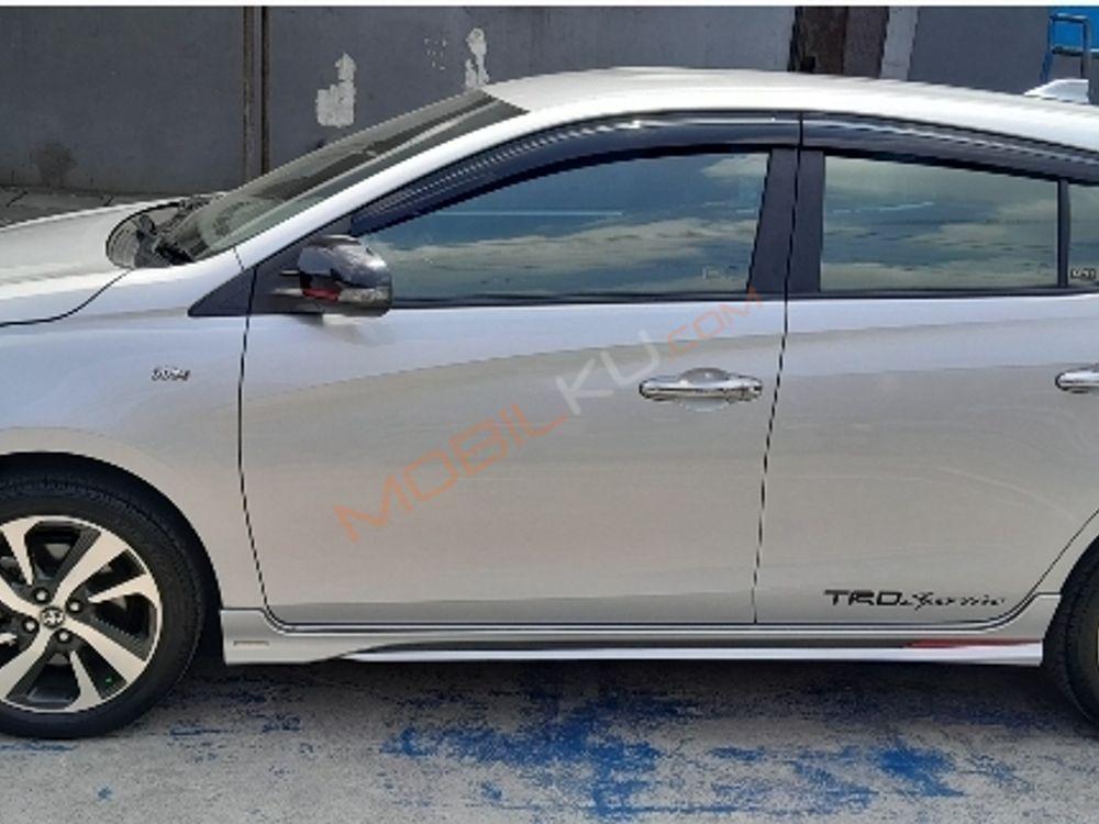 Mobil Toyota Yaris 2019