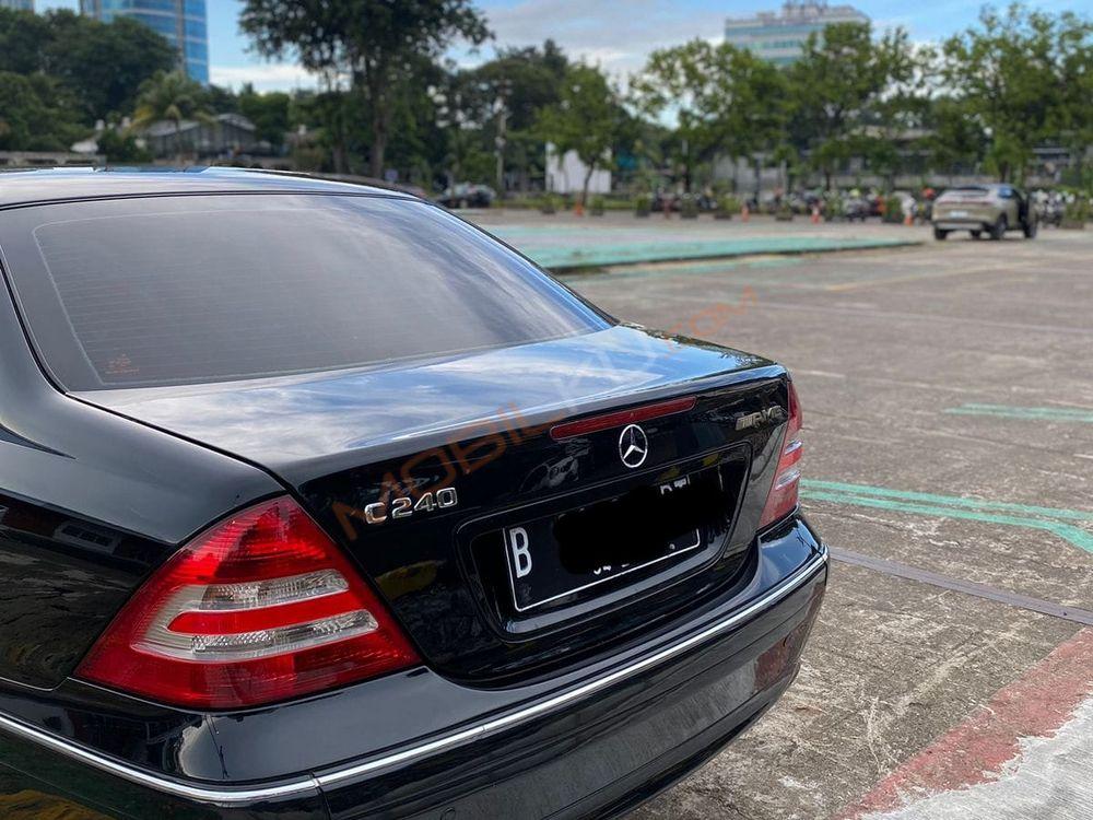 Mobil Mercedes-Benz C-Class 2006