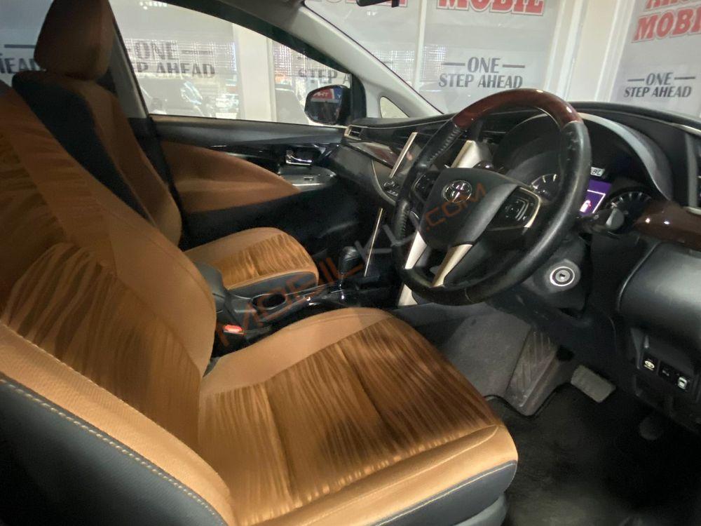 Mobil Toyota Kijang Innova 2019