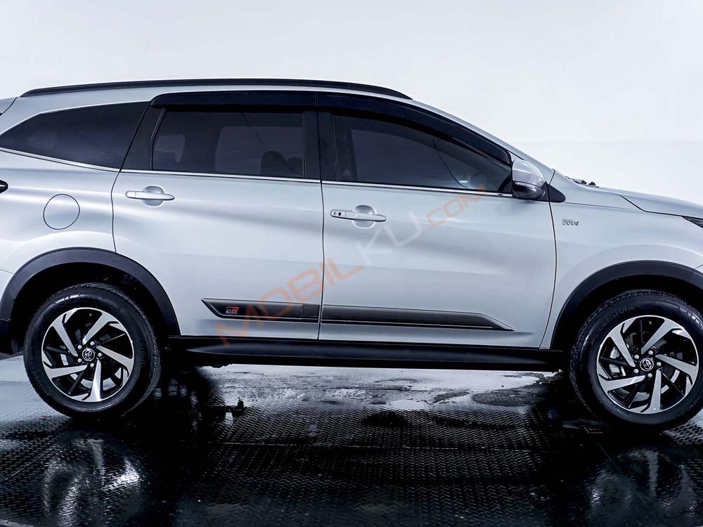 Mobil Toyota Rush 2021