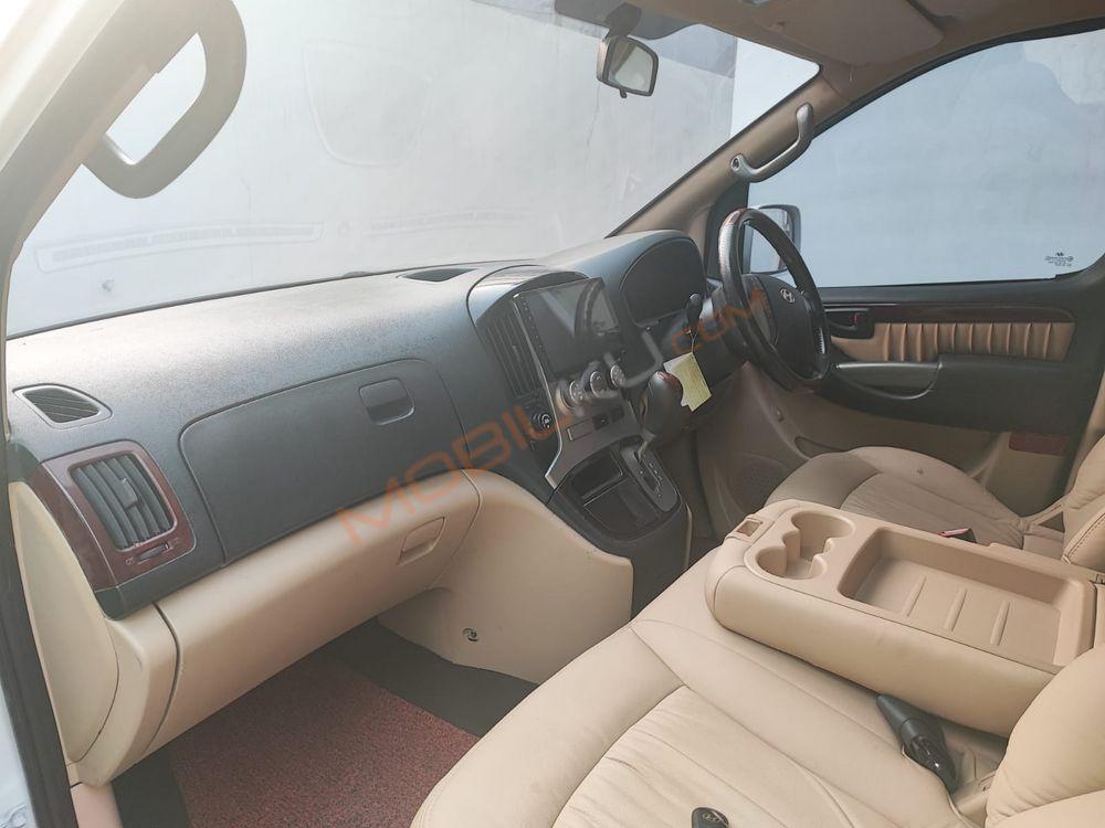 Mobil Hyundai H-1 2016