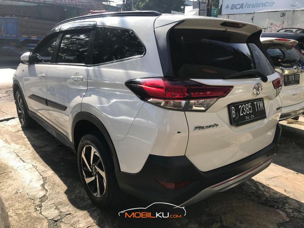 Mobil Toyota Rush 2019