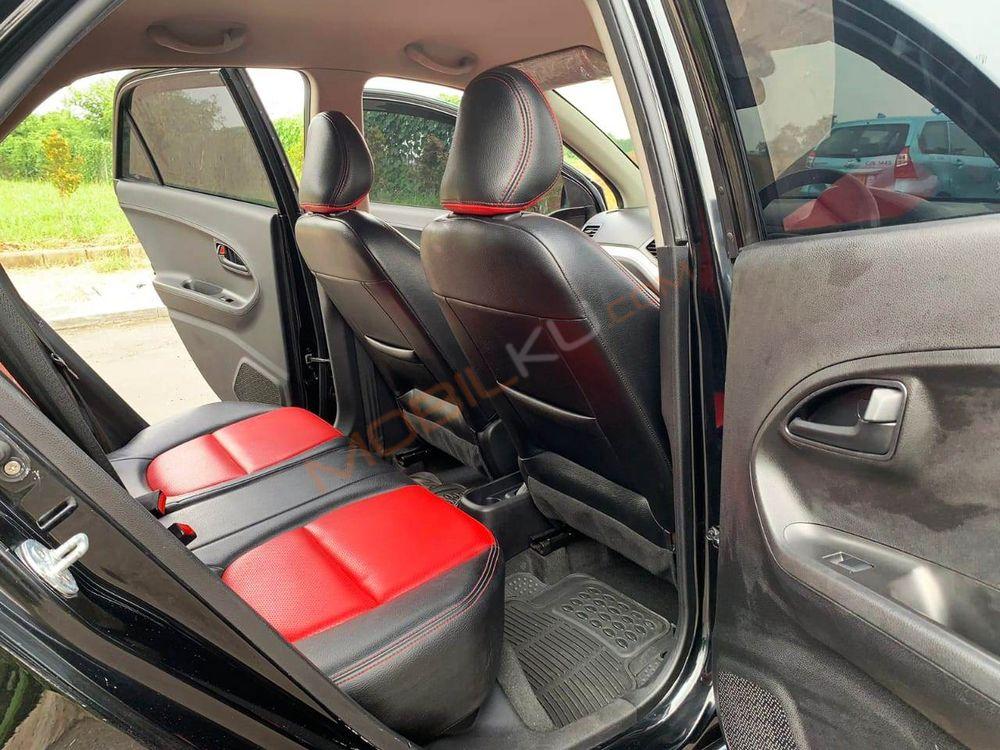Mobil Kia Picanto 2013