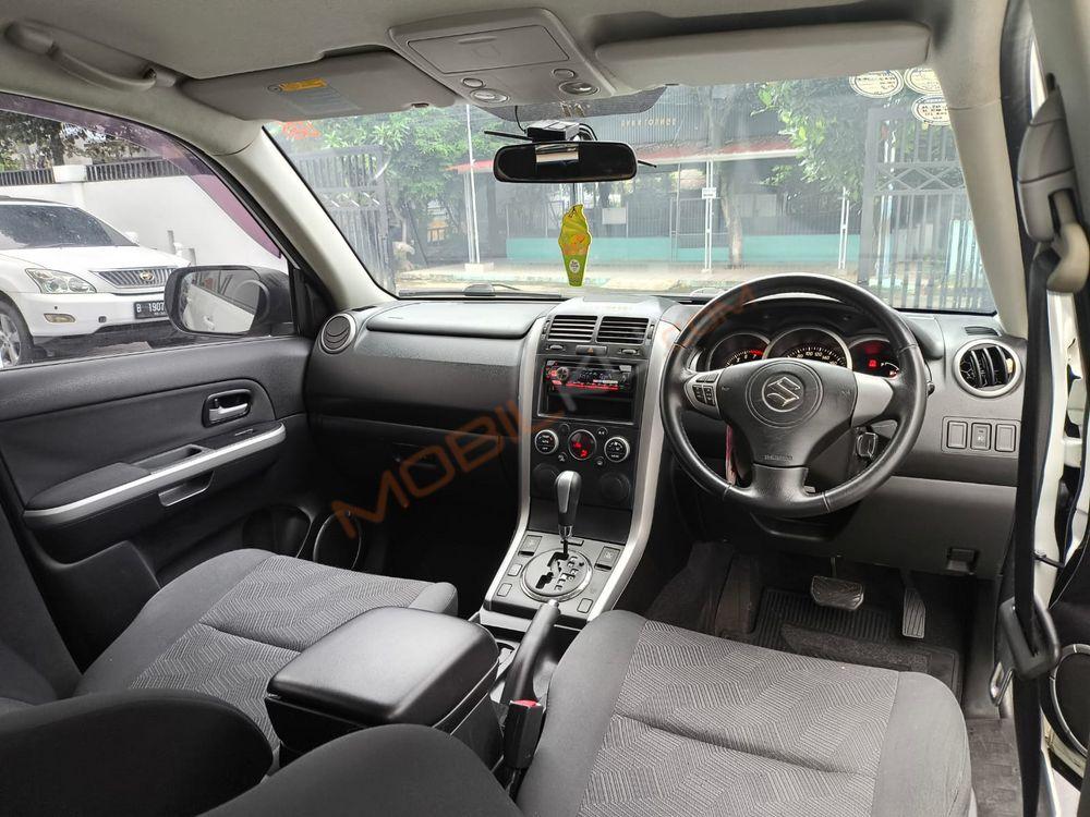 Mobil Suzuki Grand Vitara 2016