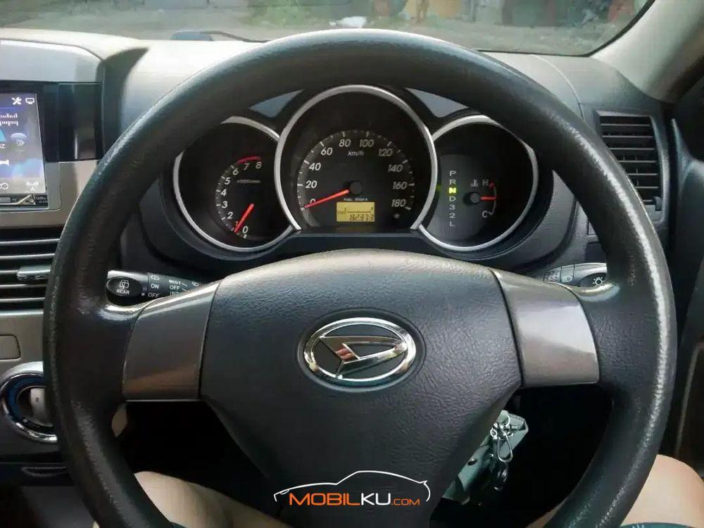 Mobil Suzuki SX4 2011