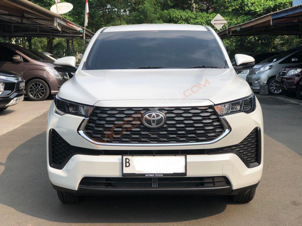 Mobil Toyota Kijang Innova Zenix 2023