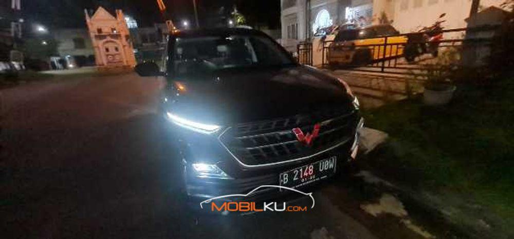 Mobil Wuling Almaz 2020