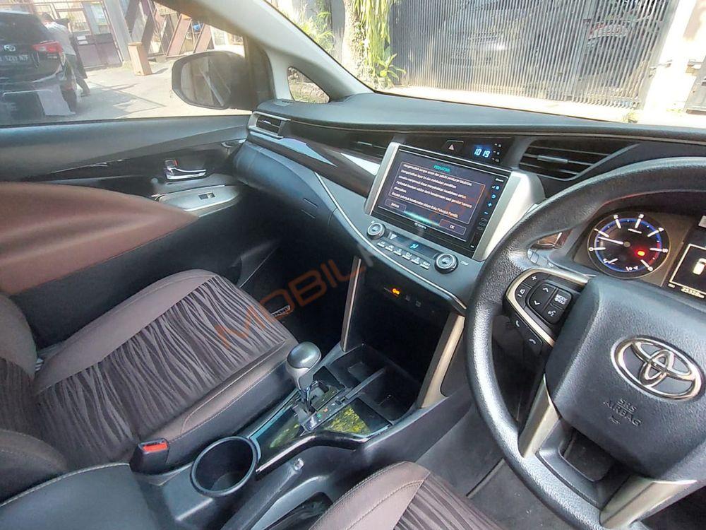 Mobil Toyota Kijang Innova 2022