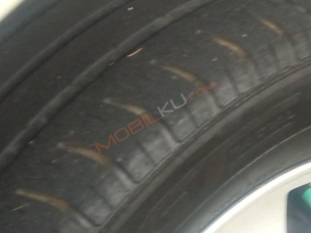 Mobil Toyota Kijang Innova 2013