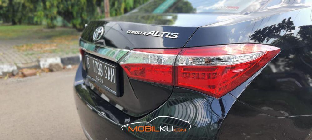Mobil Toyota Corolla 2016
