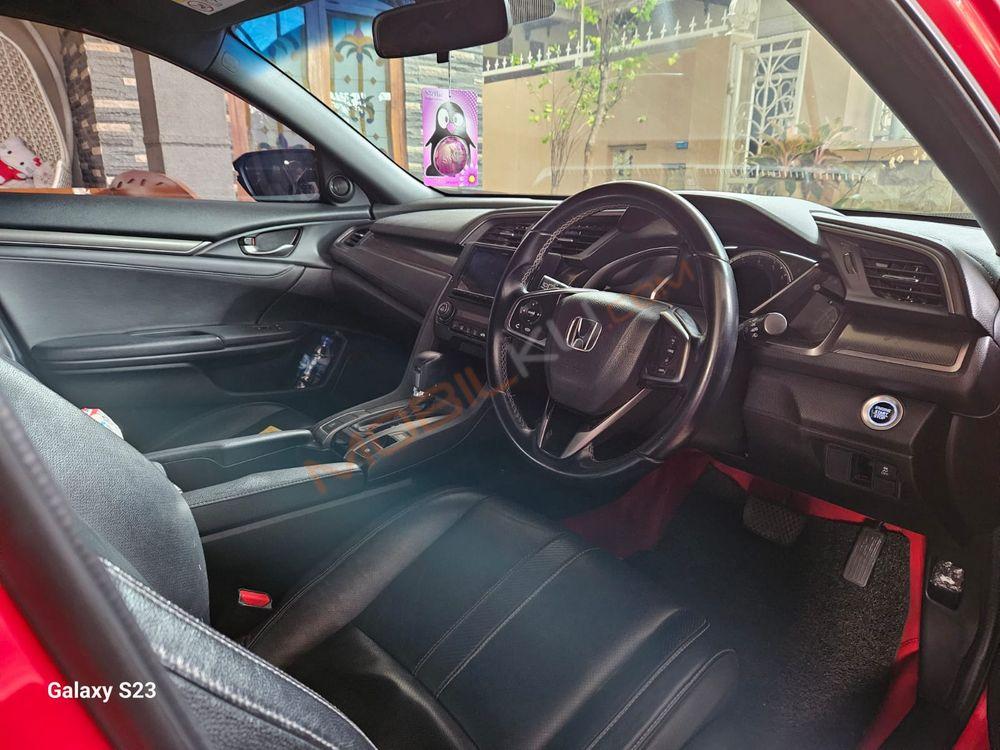 Mobil Honda Civic Hatchback 2018