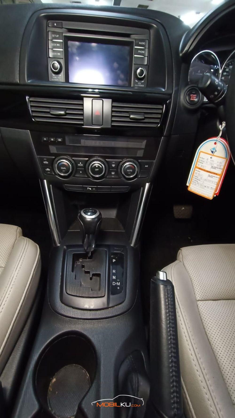 Mobil Mazda CX-5 2013