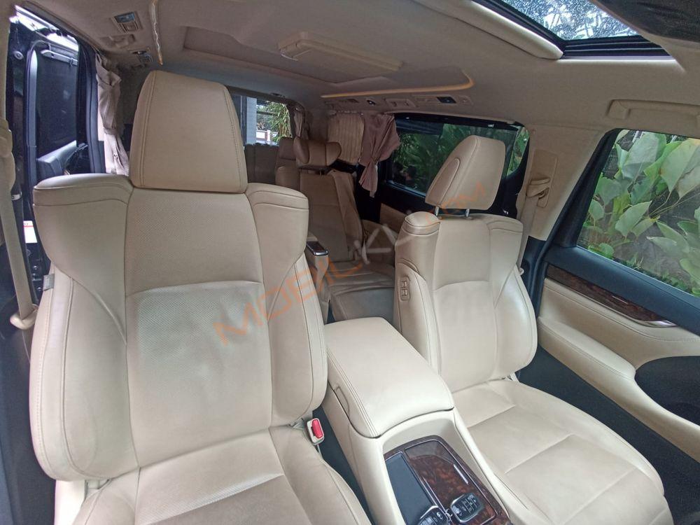 Mobil Toyota Alphard 2019