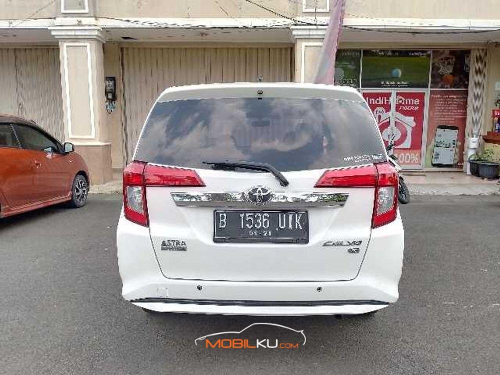 Mobil Toyota Calya 2016