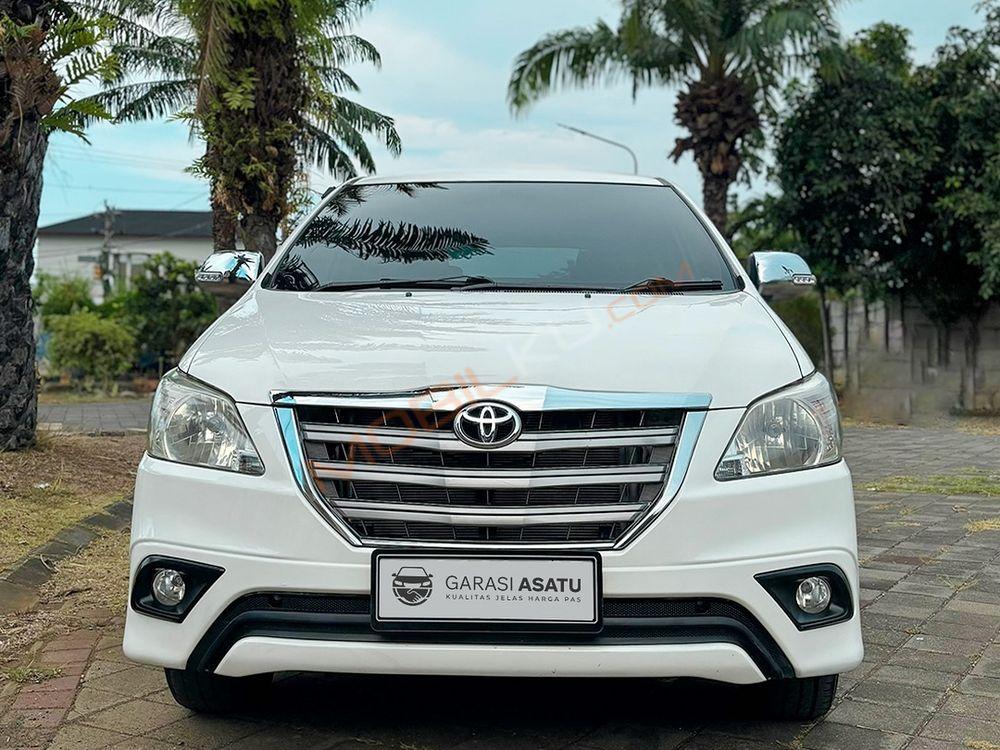 Mobil Toyota Kijang Innova 2014