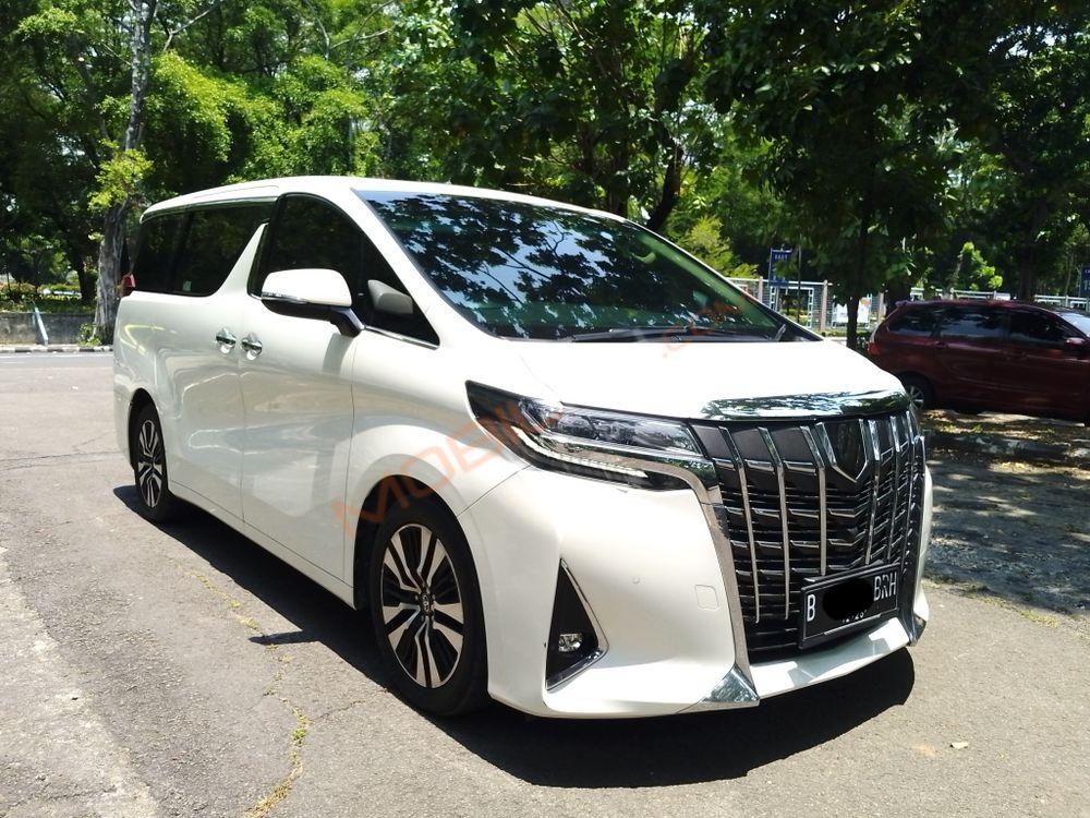 Mobil Toyota Alphard 2020