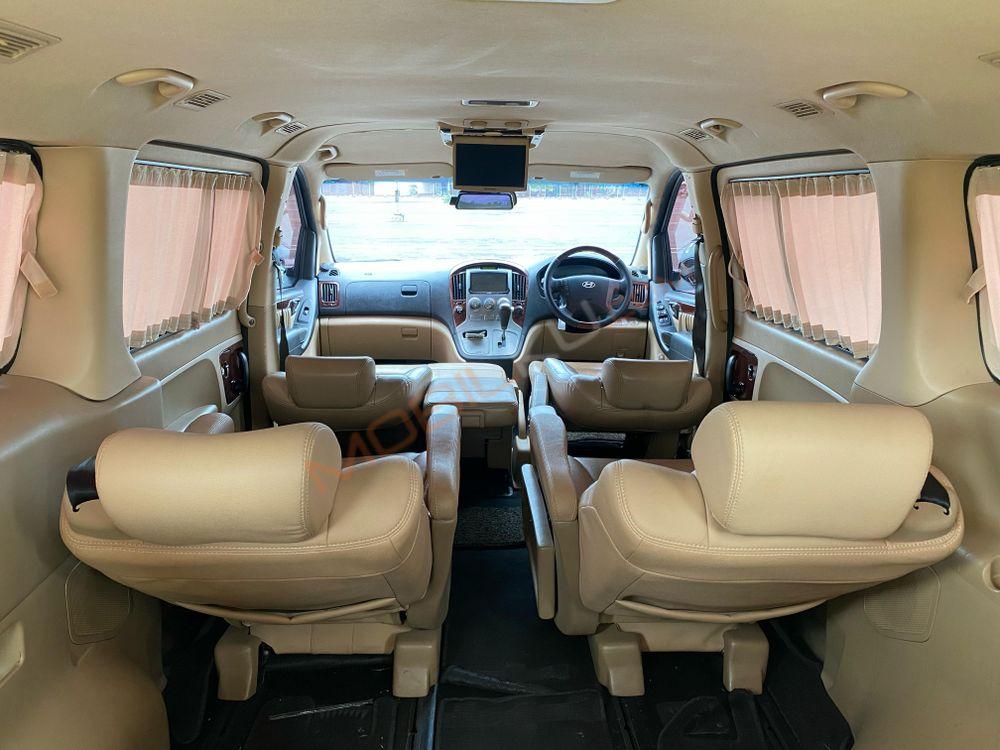 Mobil Hyundai H-1 2015