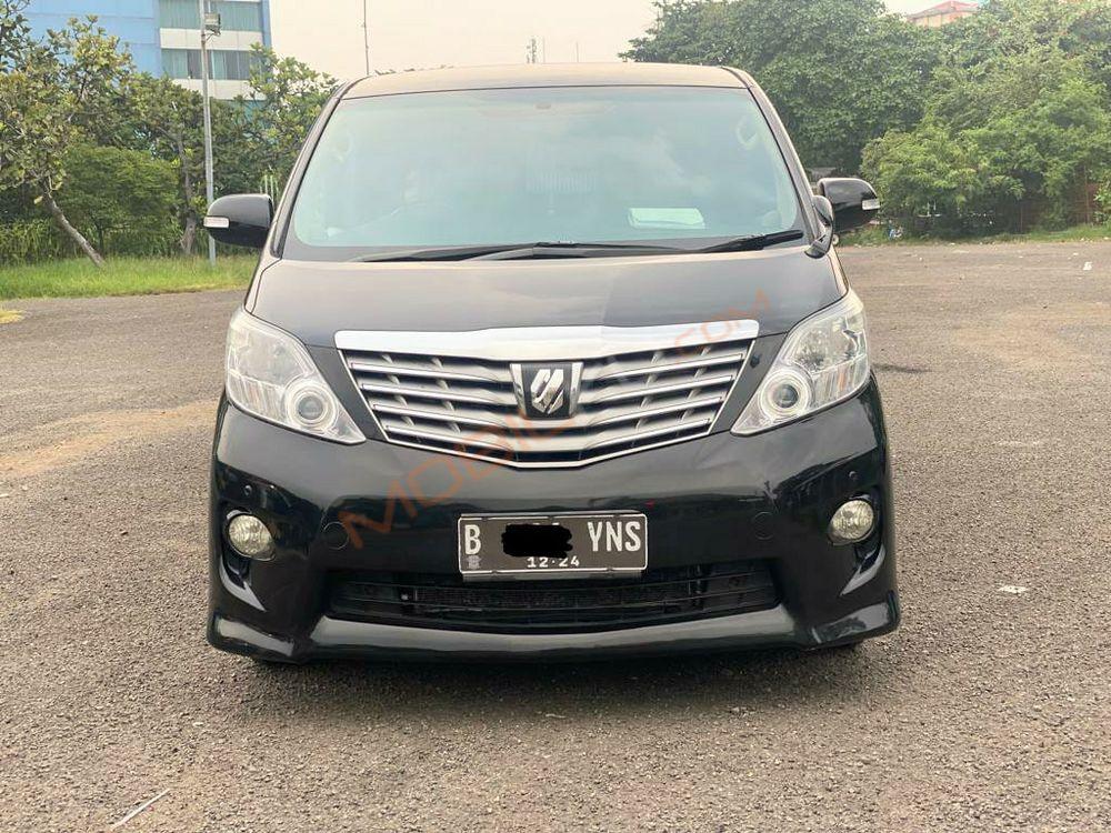 Mobil Toyota Alphard 2009