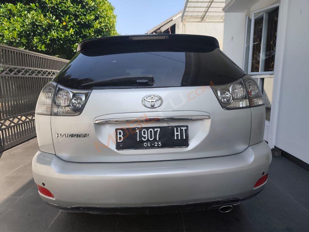 Mobil Toyota Harrier 2011