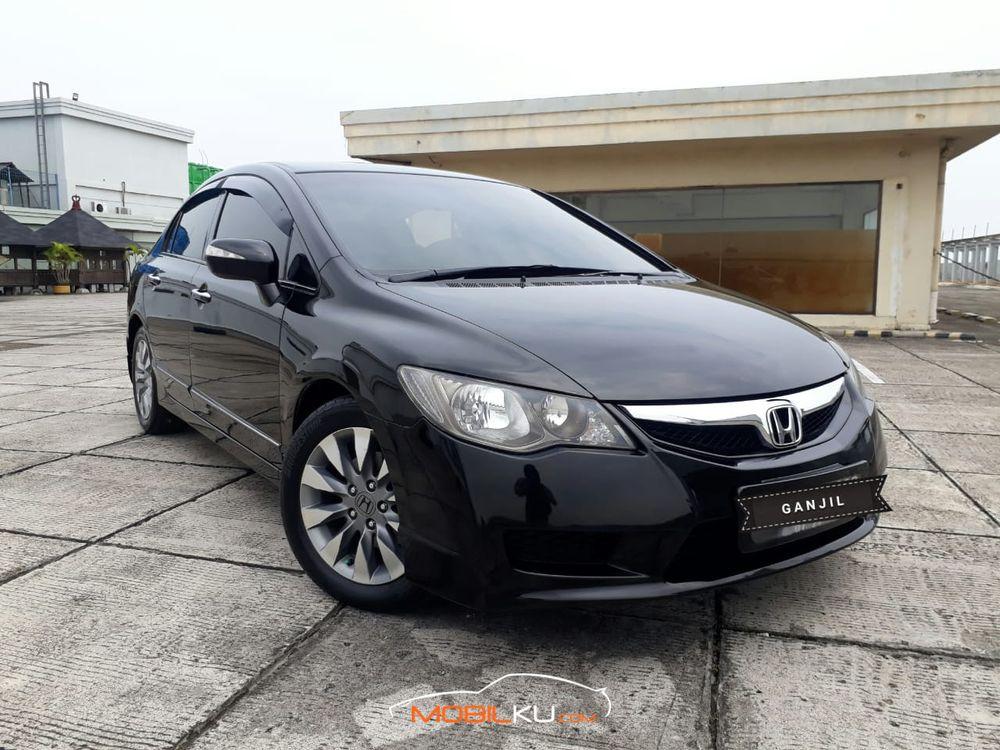 Mobil Honda Civic Sedan 2011