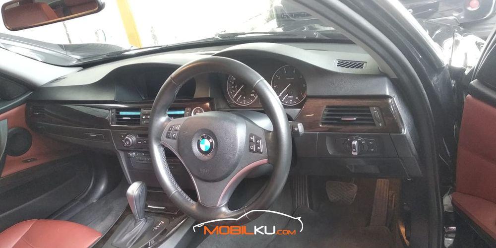Mobil BMW 3 Series 2012
