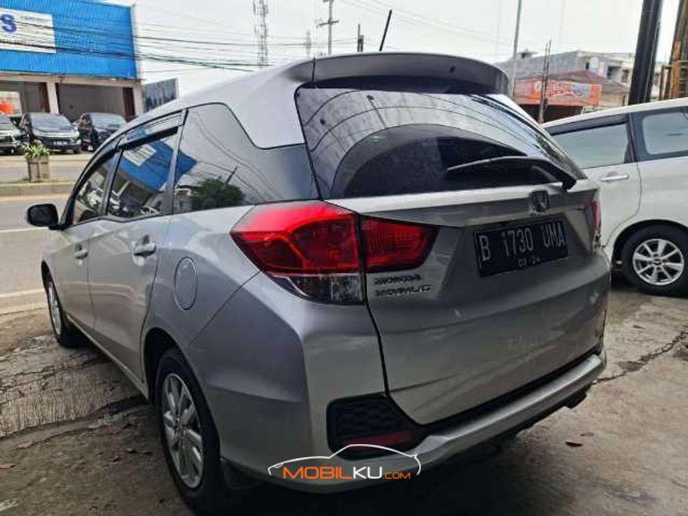 Mobil Honda Mobilio 2014