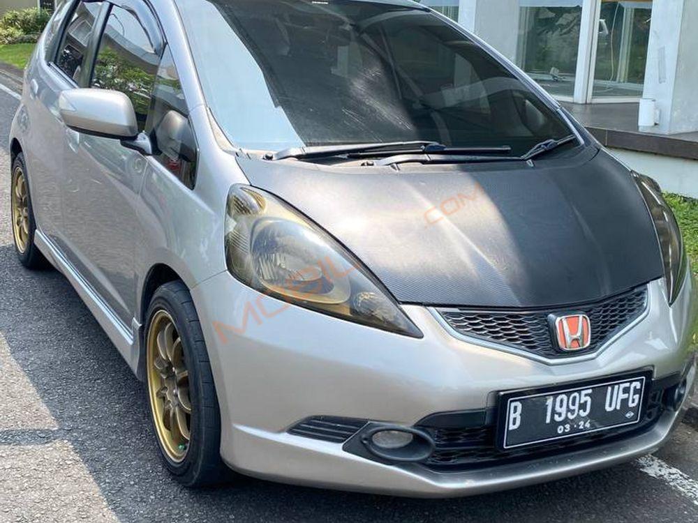 Mobil Honda Jazz 2009
