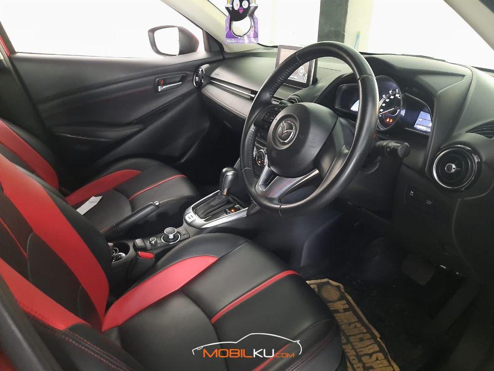 Mobil Mazda 2 Hatchback 2016