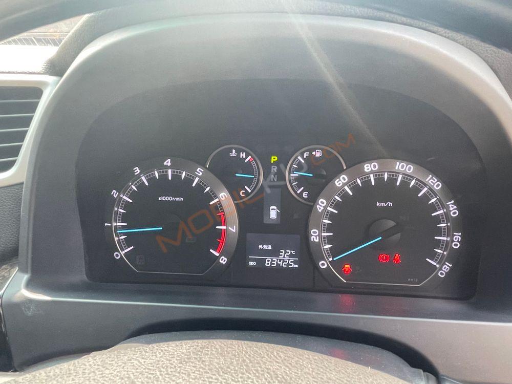 Mobil Toyota Vellfire 2014