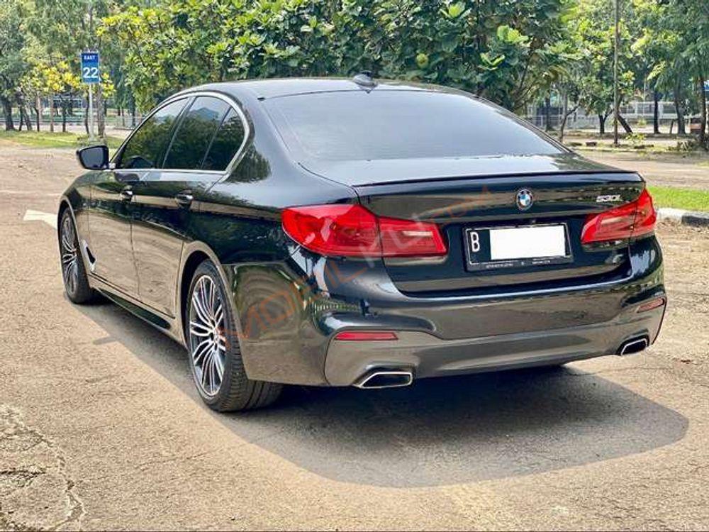Mobil BMW 5 Series 2020