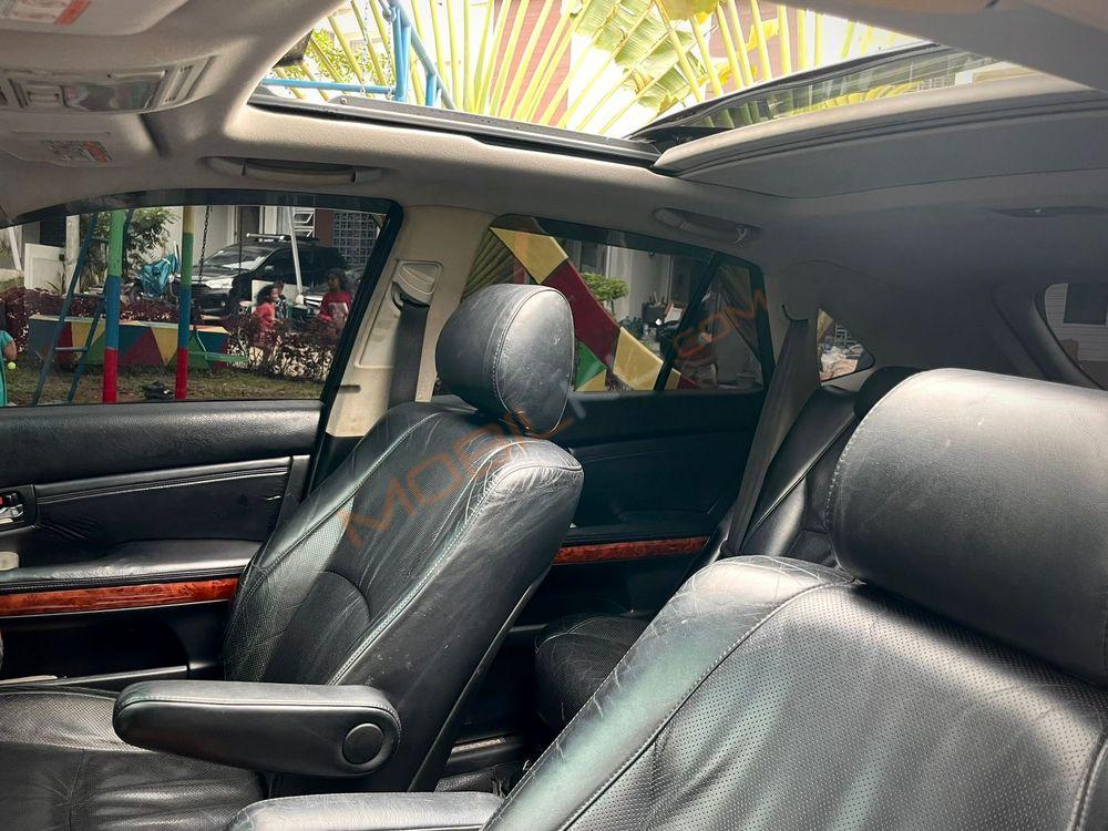 Mobil Toyota Harrier 2005