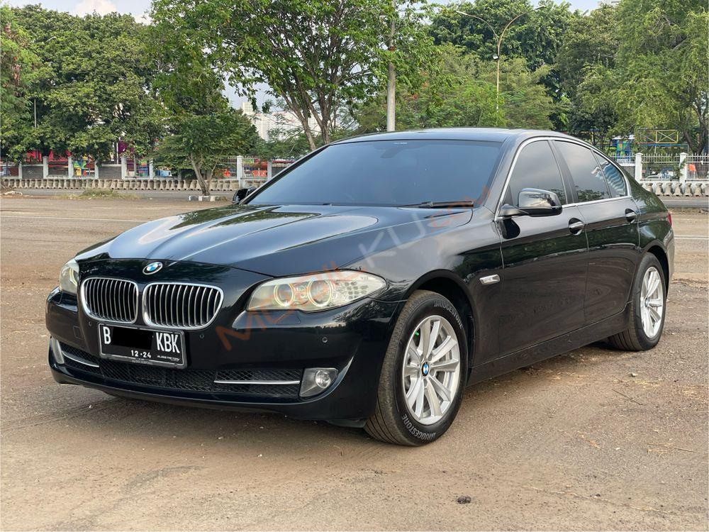Mobil BMW 5 Series 2013
