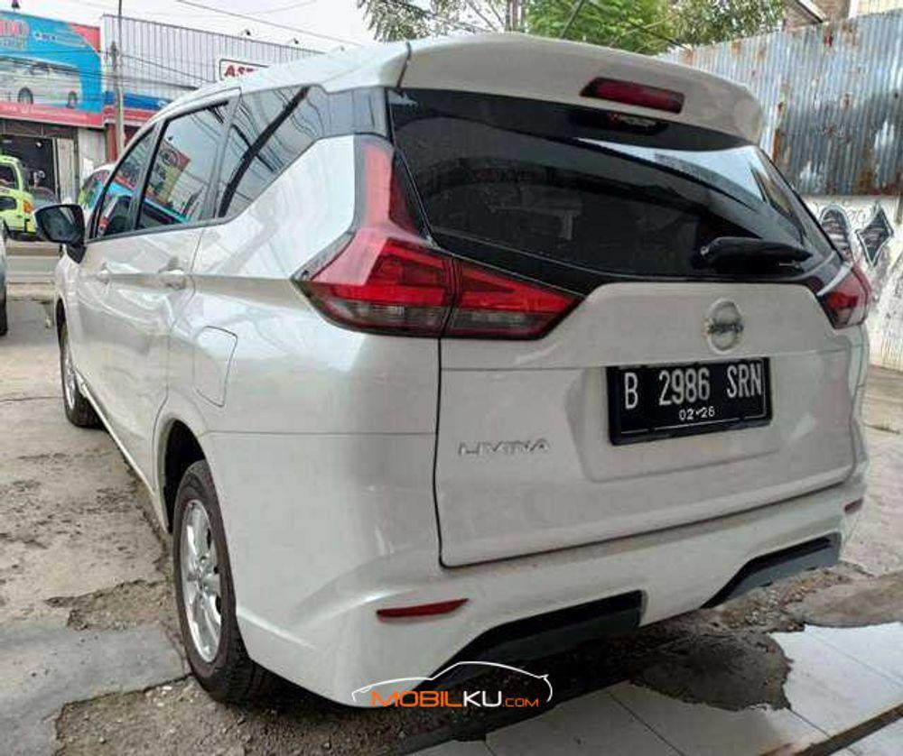 Mobil Nissan Livina 2019