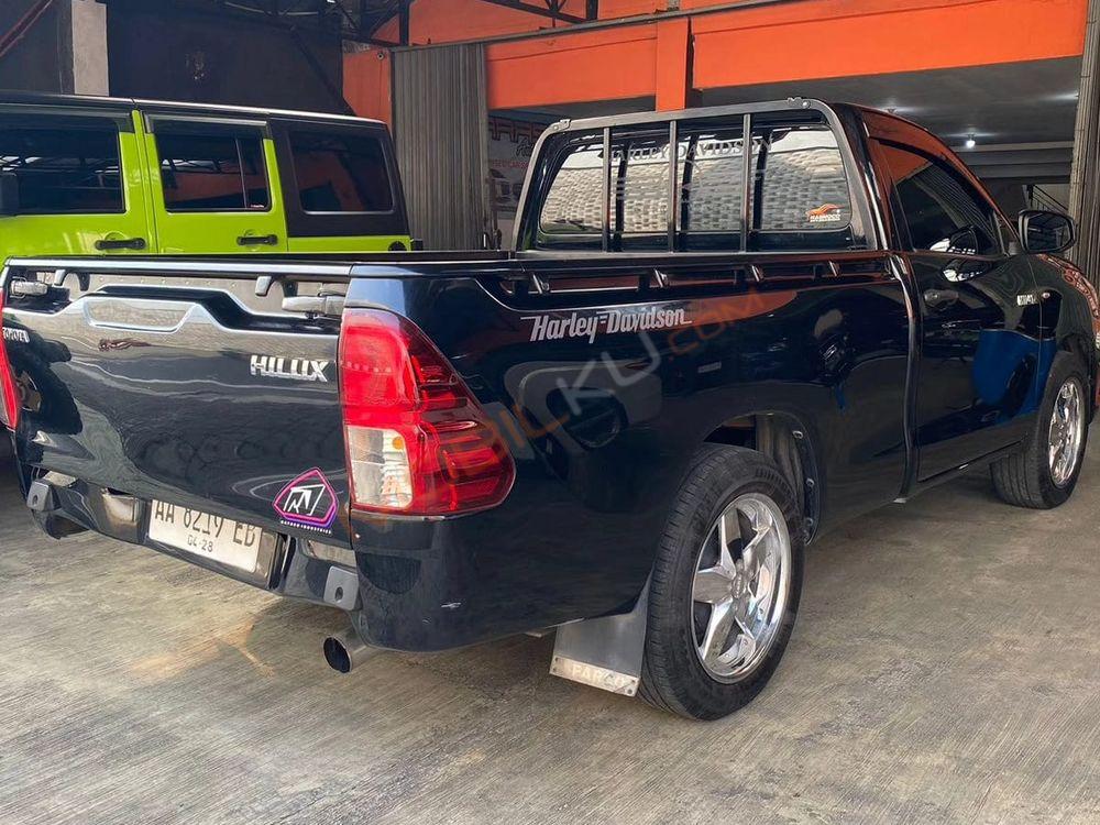 Mobil Toyota Hilux 2018