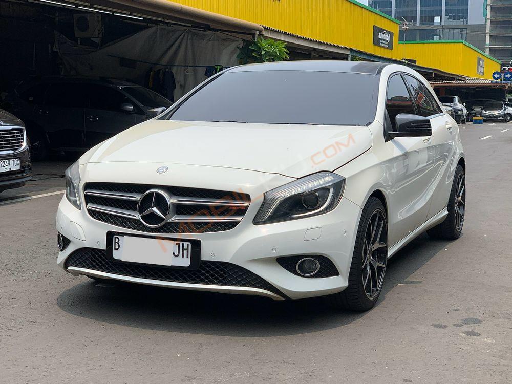 Mobil Mercedes-Benz A-Class 2013